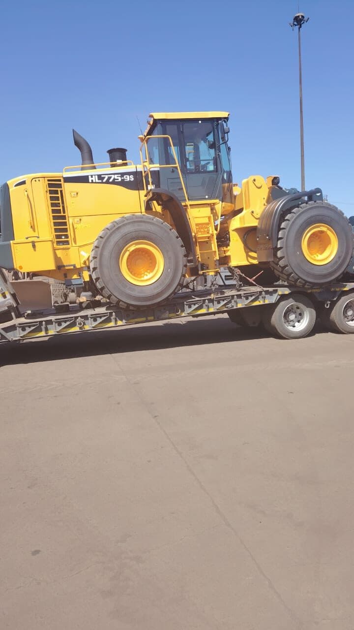 HL775-9S delivered to site